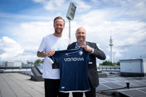 官方：波鸿从柏林联签下33岁后卫福格特，双方签约至2027年