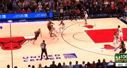 完美体育线上登录-需要加钱？拉文德罗赞缺席 卡鲁索绝平三分斩雄鹿